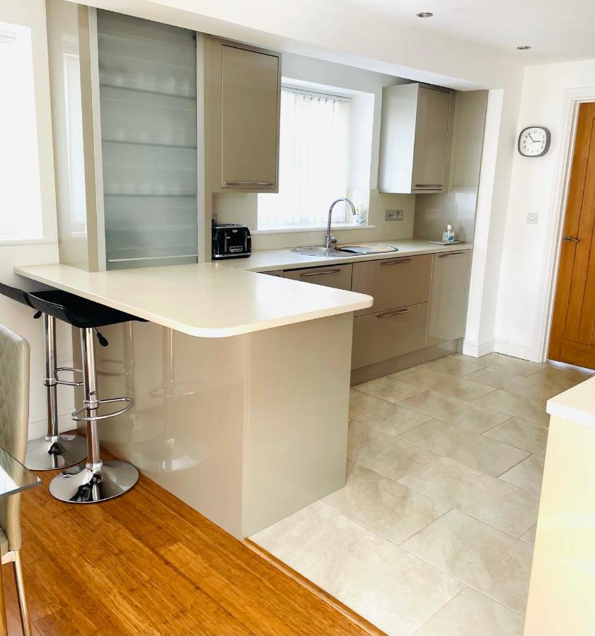 Sunny Corner, Padstow. Spacious 3 Bedrooms, 2.5 Bathrooms, Parking, Garden. Exterior foto